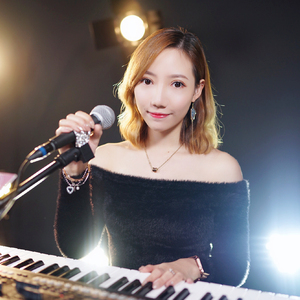 教室里强摁做开腿呻吟男男
