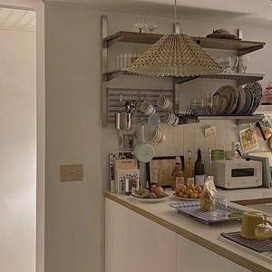 教室里强摁做开腿呻吟男男
