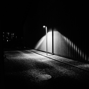 教室里强摁做开腿呻吟男男
